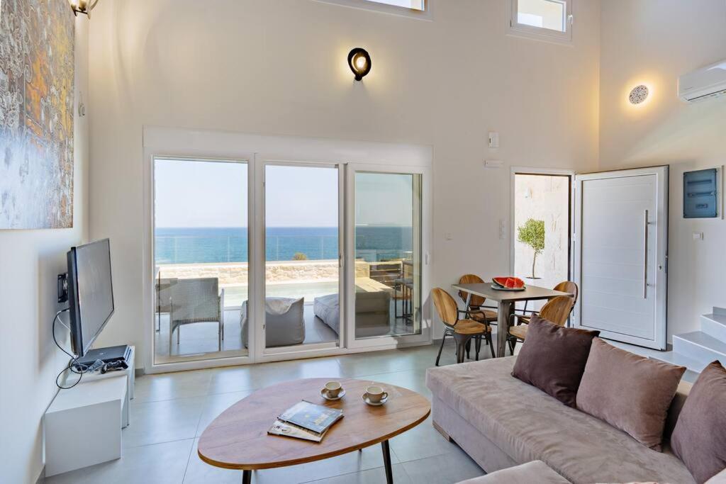 Sofia Suite, A Seafront Hideaway ! Pánormos Esterno foto